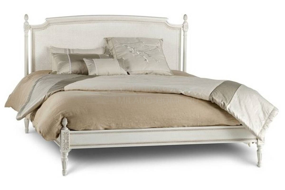 Кровать с деревянным изголовьем Josephine bed из Франции фабрики ROCHE BOBOIS