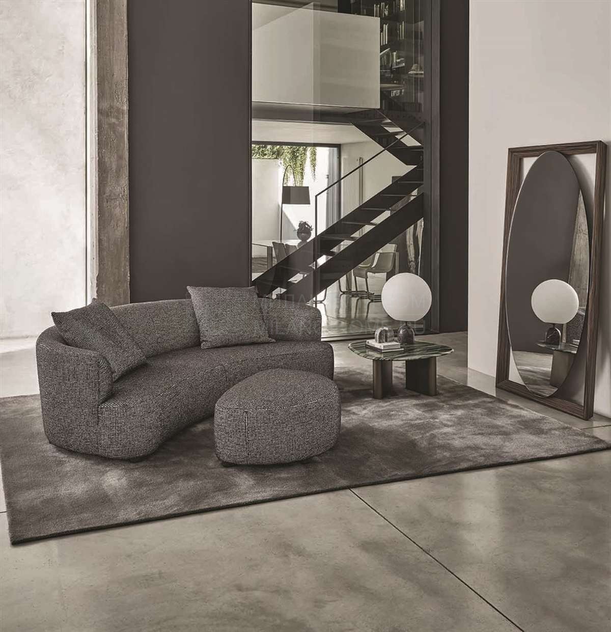 Прямой диван Yves sofa из Италии фабрики PORADA