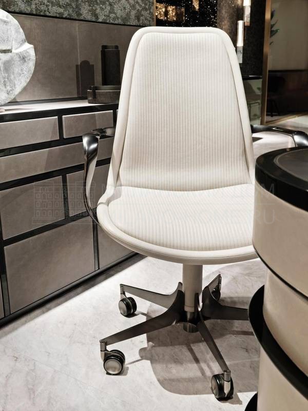 Кожаное кресло Wall street armchair из Италии фабрики IPE CAVALLI VISIONNAIRE