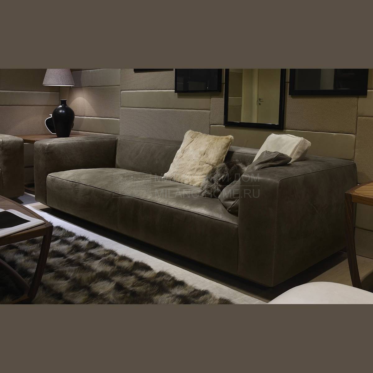 Прямой диван Boss Sofa из Италии фабрики ULIVI