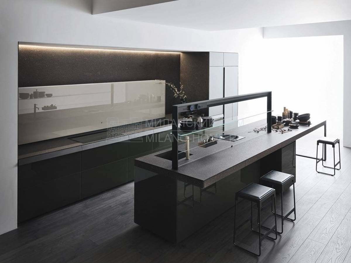 Кухня с островом Green glass из Италии фабрики VALCUCINE