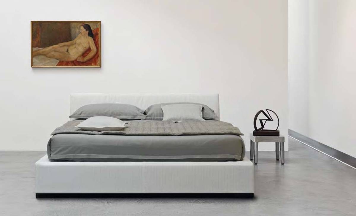 Кровать с мягким изголовьем Similandue/bed из Италии фабрики ORIZZONTI