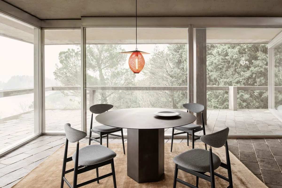 Обеденный стол Epic dining table steel из Дании фабрики GUBI