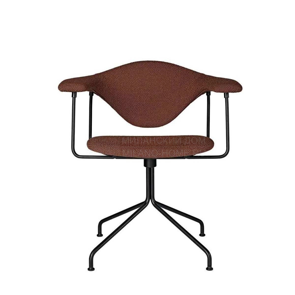 Рабочее кресло Masculo meeting chair из Дании фабрики GUBI
