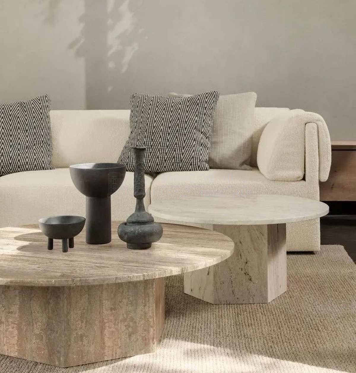 Прямой диван Wonder sofa straight with armrest из Дании фабрики GUBI