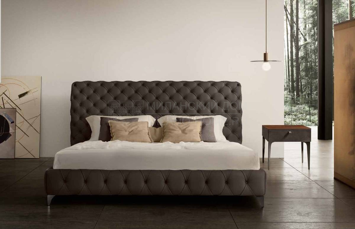 Кровать с мягким изголовьем Aston alto night из Италии фабрики GAMMA ARREDAMENTI