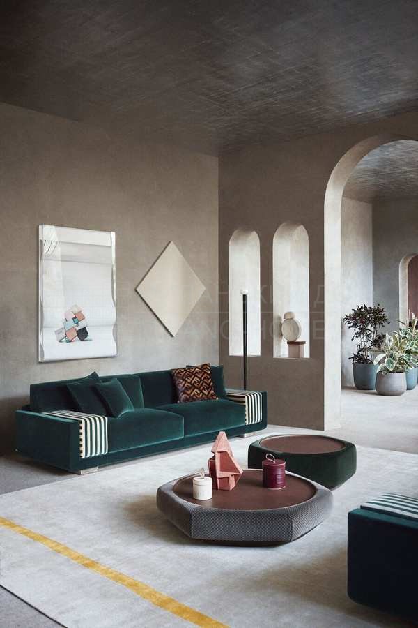 Прямой диван Parsifal sofa из Италии фабрики FENDI Casa