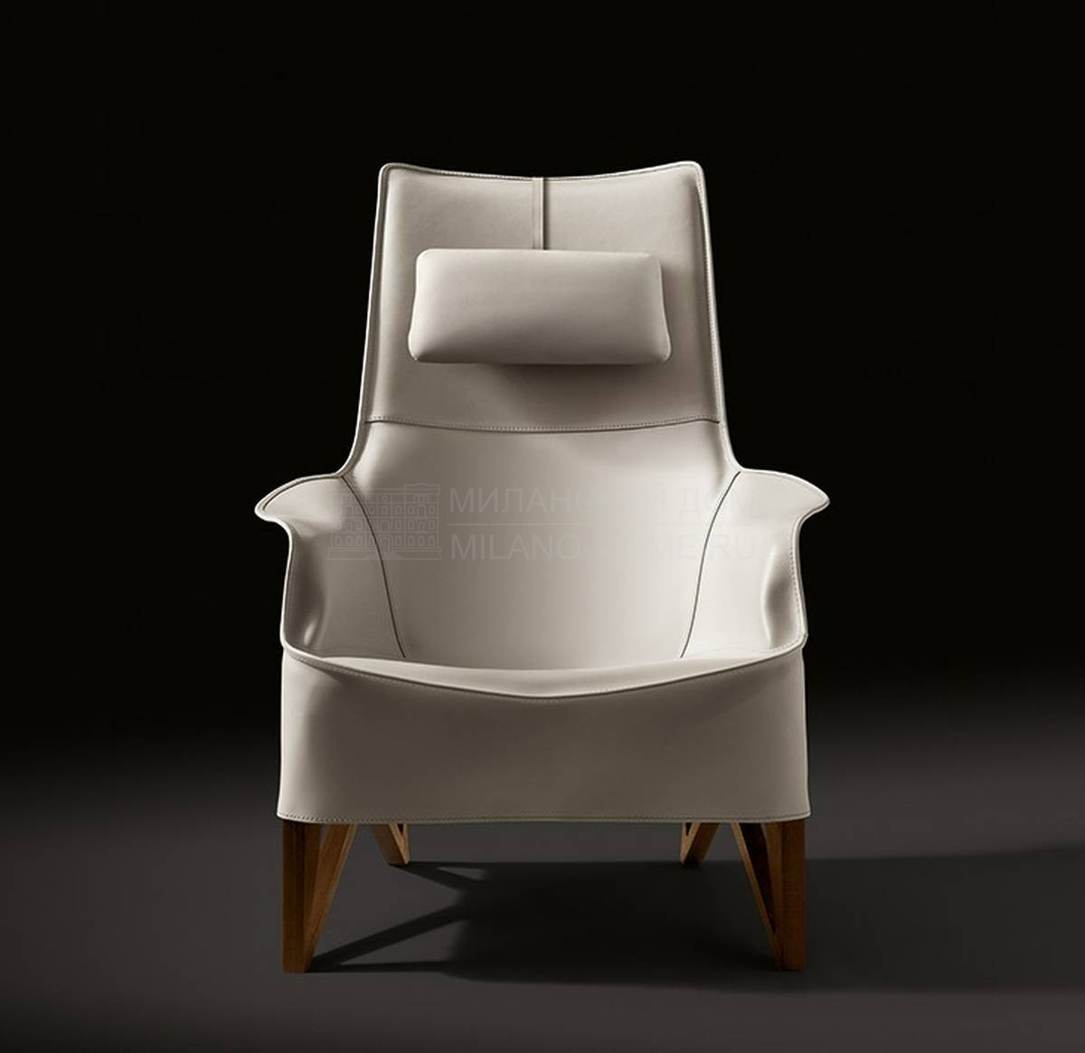 Каминное кресло Mobius classic / 62930-40 из Италии фабрики GIORGETTI