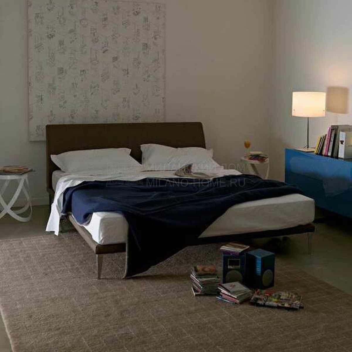 Кровать с мягким изголовьем Bed cappellini из Италии фабрики CAPPELLINI