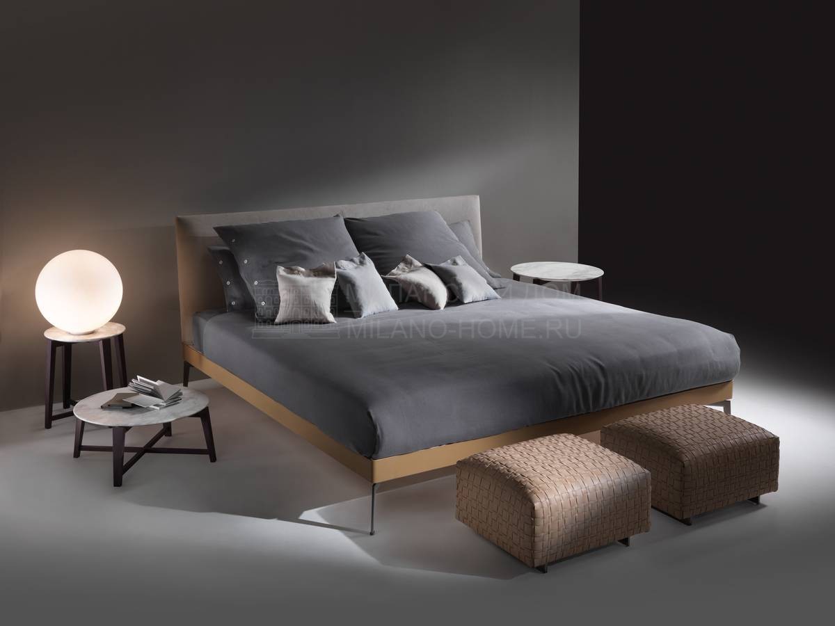Кровать с мягким изголовьем Feel good/ bed из Италии фабрики FLEXFORM