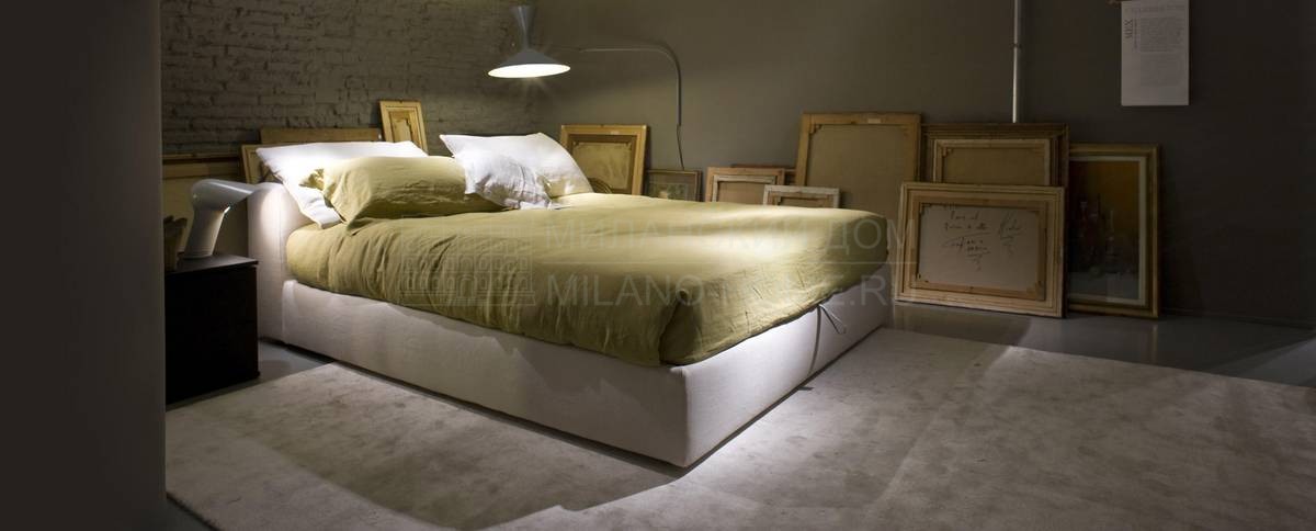 Кровать с мягким изголовьем L34 Mex C из Италии фабрики CASSINA