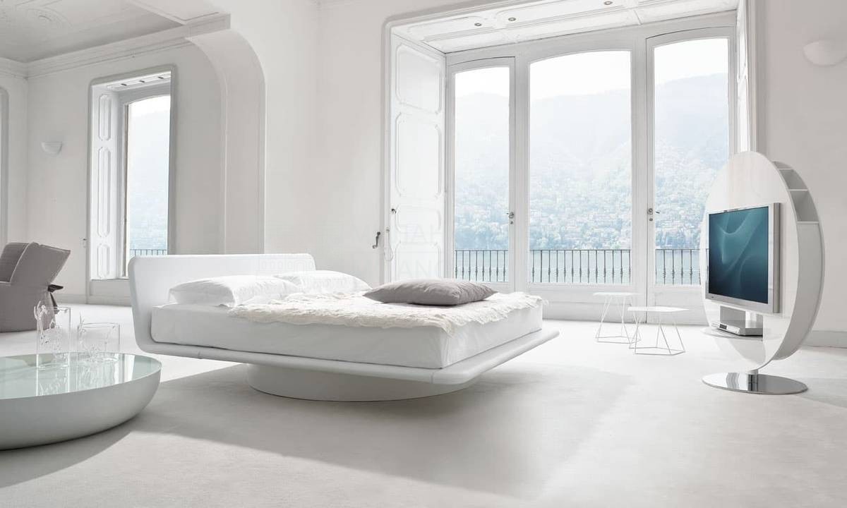 Кожаная кровать Giotto / bed из Италии фабрики BONALDO
