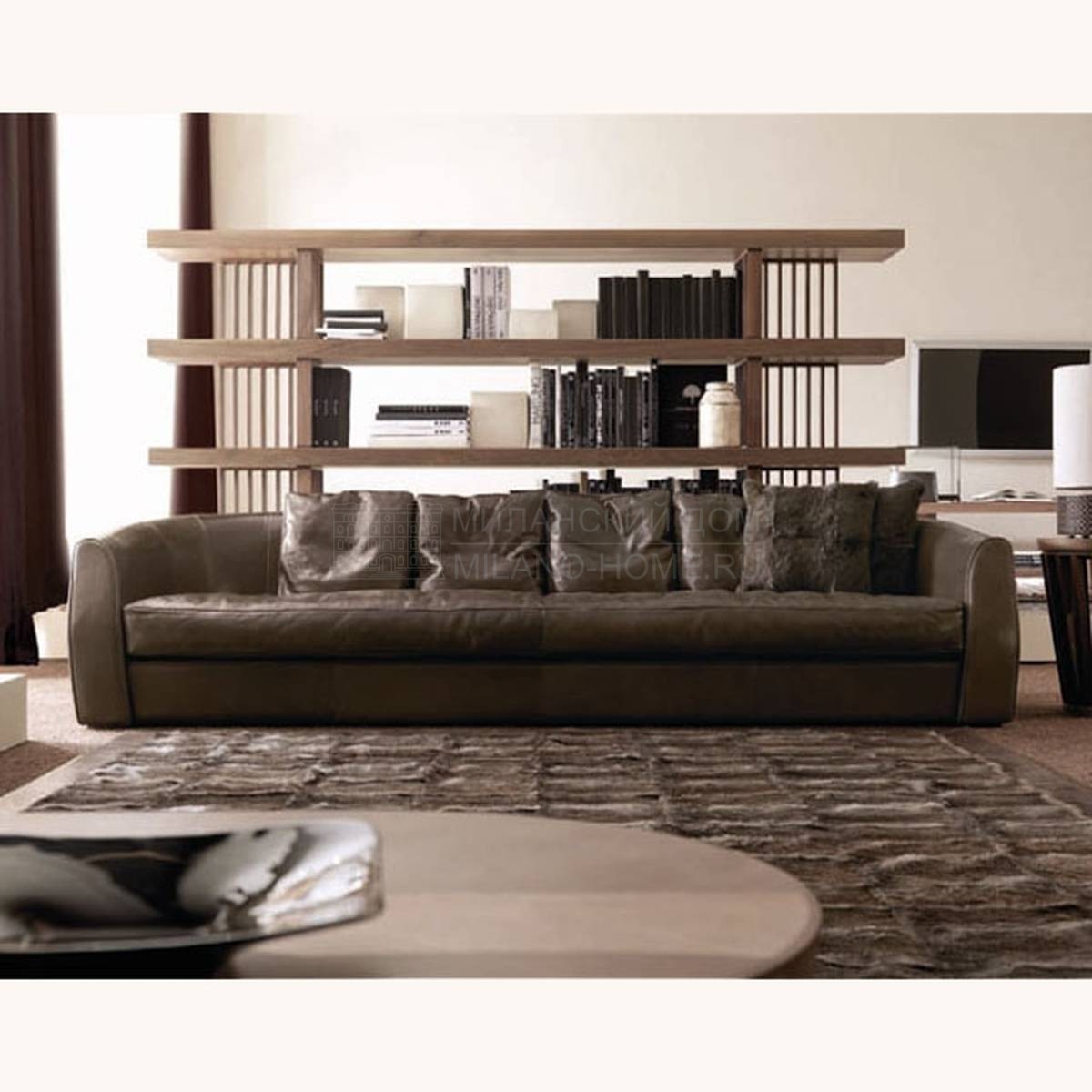 Прямой диван Rubens Sofa из Италии фабрики ULIVI